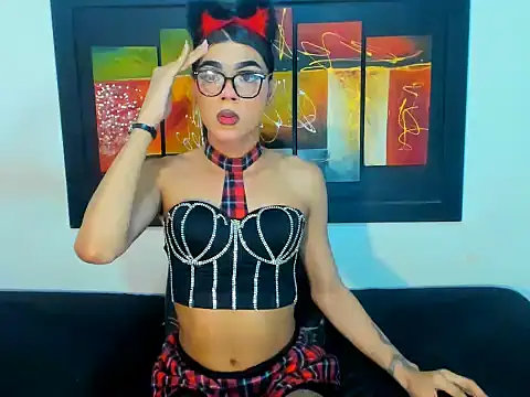 Snapshot of Miastephensz chatting on May 16, 3:25 am Miastephensz online show from May 16, 3:25 am