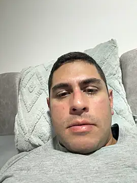 Snapshot of jaircastrod chatting on April 25, 1:41 am jaircastrod online show from April 25, 1:41 am