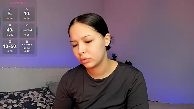 Snapshot of missinfull chatting on June 4, 1:50 pm missinfull online show from June 4, 1:50 pm