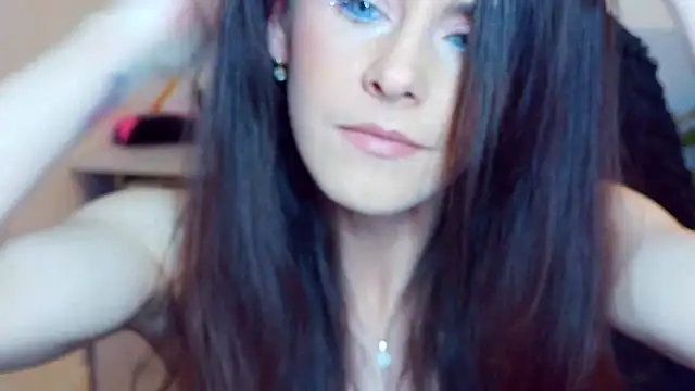 khalessi13 online show from April 27, 9:02 pm