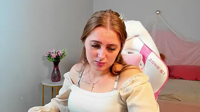 EllaBells online show from August 5, 5:10 am