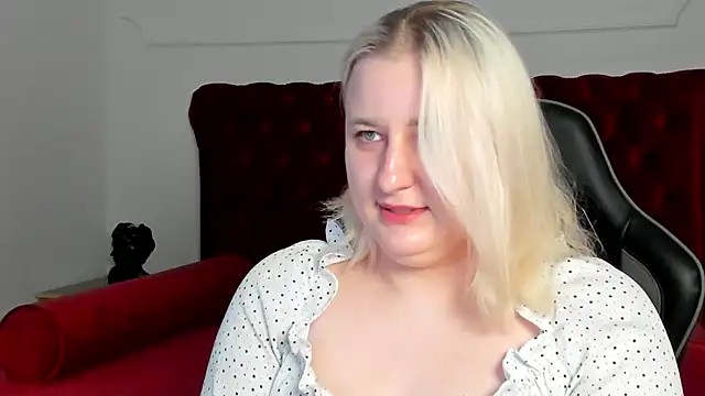 LioraArdyn online show from May 13, 5:16 am