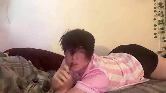 Snapshot of JacobHiltonn chatting on April 26, 8:45 am JacobHiltonn online show from April 26, 8:45 am