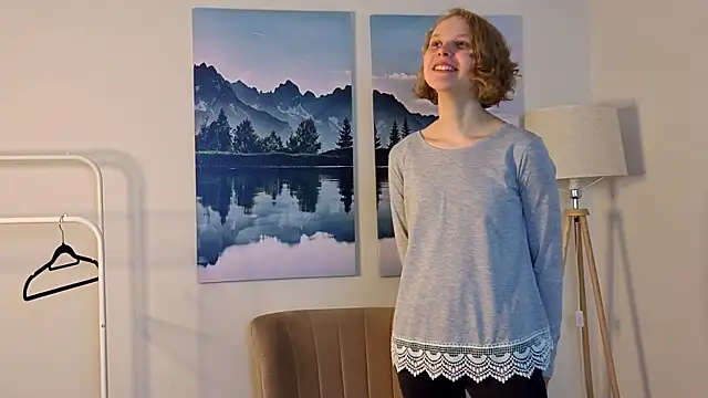 RaguelHeffron online show from April 27, 5:38 am