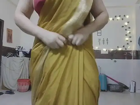 Snapshot of Aayaat__ chatting on April 30, 9:48 am Aayaat online show from April 30, 9:48 am