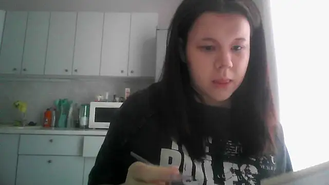 Amanda Mia  online show from May 11, 8:20 am
