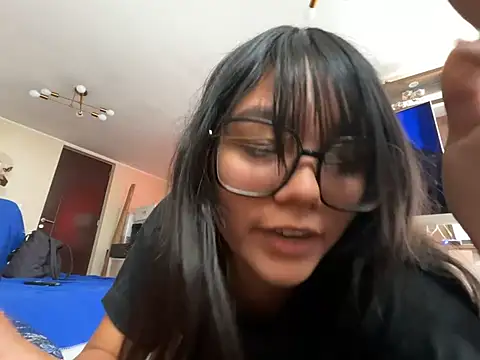 Snapshot of babyb_2003 chatting on June 6, 5:39 pm babyb 2003 online show from June 6, 5:39 pm