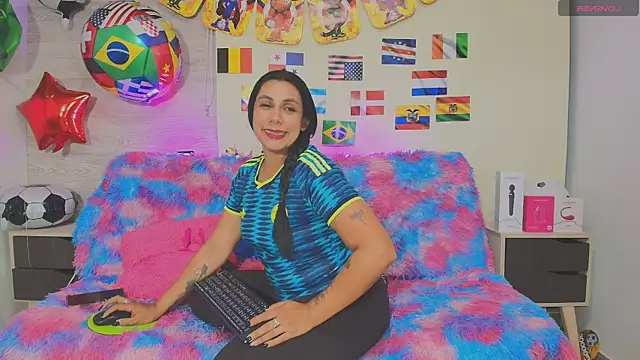 Snapshot of Nyra_Queen chatting on July 4, 3:13 am Nyra Queen online show from July 4, 3:13 am