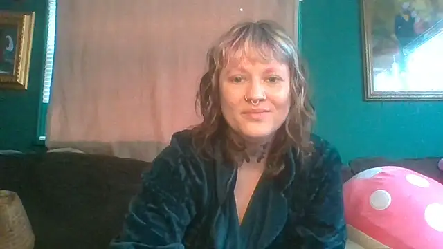 RosieSwitchBitch online show from May 3, 4:13 pm
