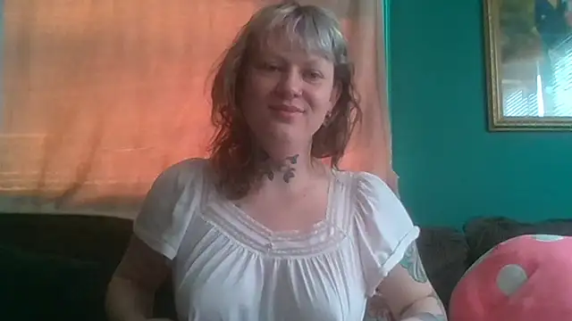 RosieSwitchBitch online show from May 6, 11:04 am