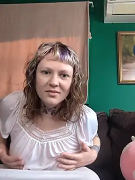 RosieSwitchBitch online show from May 12, 12:02 pm
