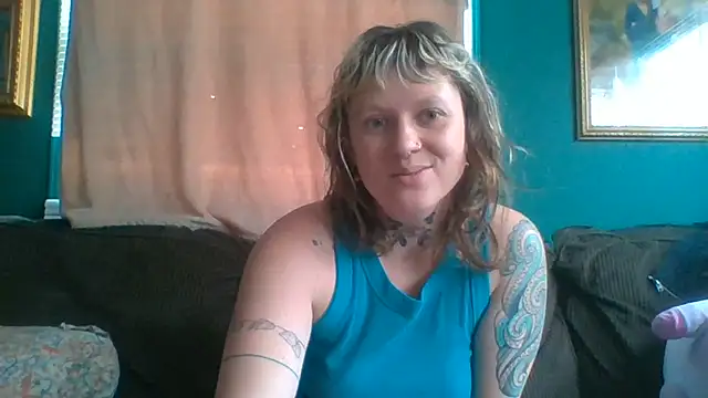 Snapshot of RosieSwitchBitch chatting on June 25, 4:55 pm RosieSwitchBitch online show from June 25, 4:55 pm