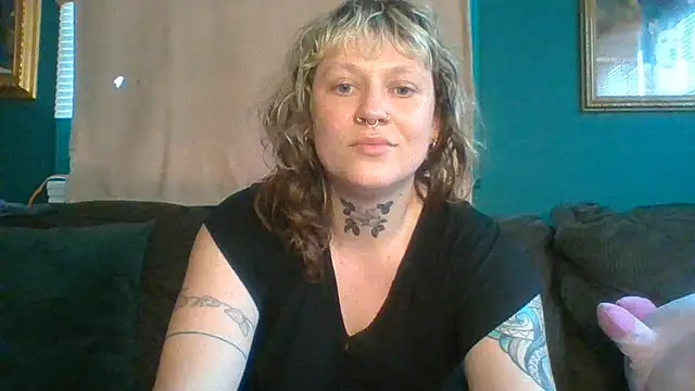 Snapshot of RosieSwitchBitch chatting on July 2, 6:58 pm RosieSwitchBitch online show from July 2, 6:58 pm