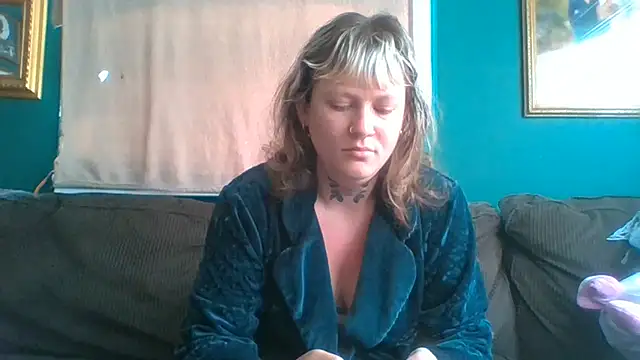 Snapshot of RosieSwitchBitch chatting on July 6, 2:25 pm RosieSwitchBitch online show from July 6, 2:25 pm