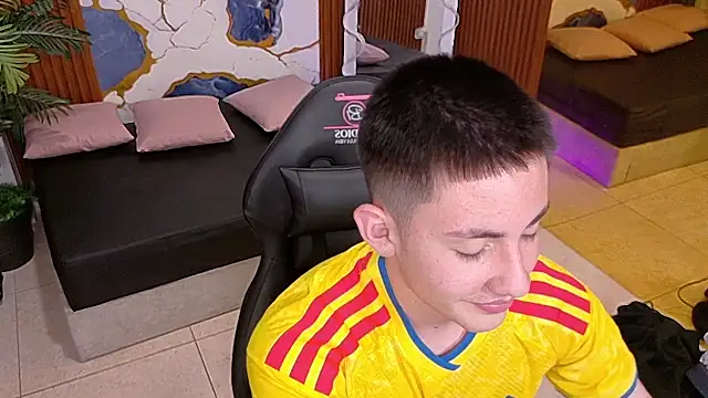 Andres Tay online show from June 13, 3:04 am