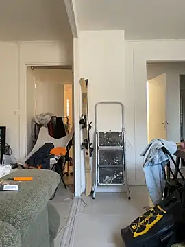 FRENCHBABY-BITCH online show from April 24, 5:37 pm