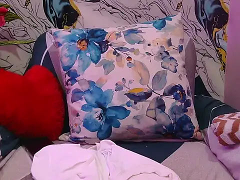 hot-saanvi online show from June 2, 4:36 am
