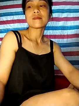 Snapshot of Onie116 chatting on May 2, 4:17 am Onie116 online show from May 2, 4:17 am