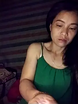 Snapshot of Onie116 chatting on May 2, 7:52 pm Onie116 online show from May 2, 7:52 pm