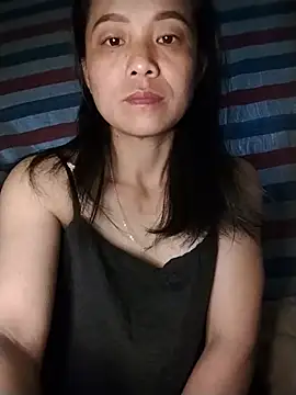 Snapshot of Onie116 chatting on May 9, 11:10 pm Onie116 online show from May 9, 11:10 pm
