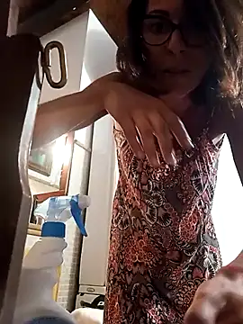 Snapshot of Ambra84 chatting on July 5, 8:32 am Ambra84 online show from July 5, 8:32 am