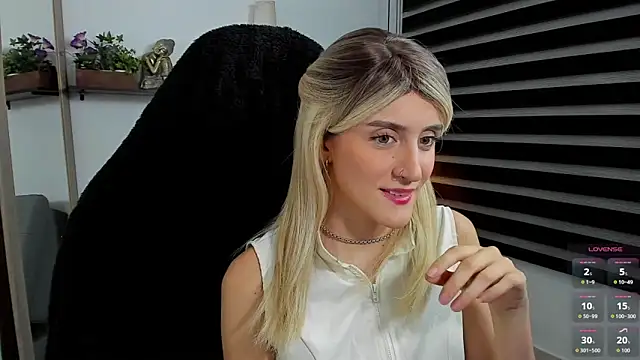 Snapshot of Jessica_lisbon chatting on May 15, 5:42 pm Jessica lisbon online show from May 15, 5:42 pm