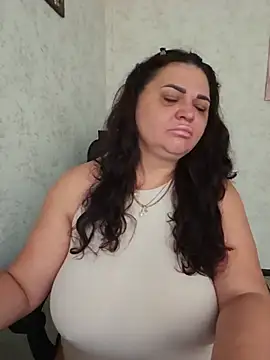 -CUTE-EVVIL- online show from July 15, 6:07 am