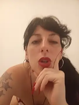 Snapshot of Valeriadolce chatting on June 8, 3:45 pm Valeriadolce online show from June 8, 3:45 pm
