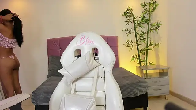 Hinaa XXX online show from June 10, 7:24 pm