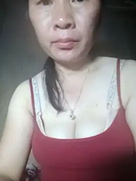 Snapshot of Lella_01 chatting on June 11, 12:32 am Lella 01 online show from June 11, 12:32 am