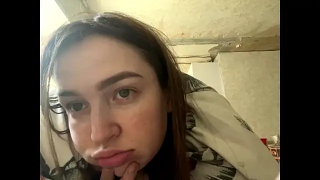 Chloooee online show from May 9, 6:07 am