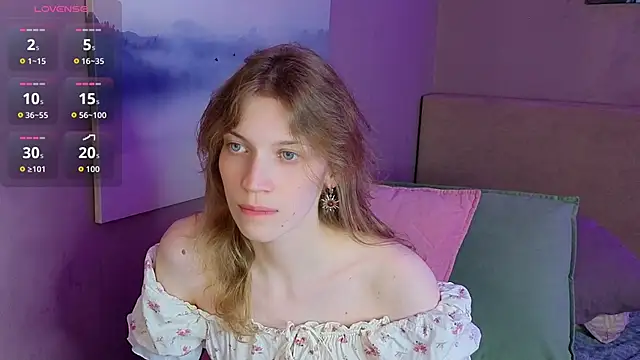 Snapshot of Emily_Cartex chatting on June 18, 5:41 am Emily Cartex online show from June 18, 5:41 am
