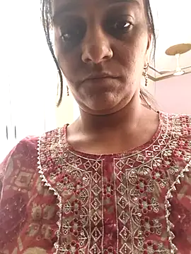 junera online show from April 30, 6:53 am