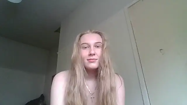 IvyRae-uk-x online show from May 5, 12:13 pm