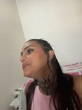 Snapshot of sarah_escobarr_ chatting on May 5, 3:42 pm sarah escobarr online show from May 5, 3:42 pm