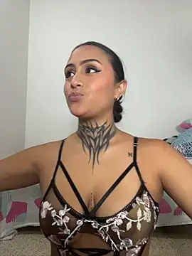 Snapshot of sarah_escobarr_ chatting on May 9, 10:04 pm sarah escobarr online show from May 9, 10:04 pm