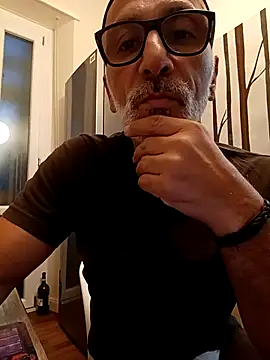 Snapshot of circusmale chatting on April 28, 6:35 pm circusmale online show from April 28, 6:35 pm