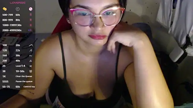 Snapshot of Lily____ chatting on June 1, 7:15 pm Lily online show from June 1, 7:15 pm