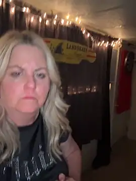 Bruiserboomer2 online show from May 15, 2:07 am