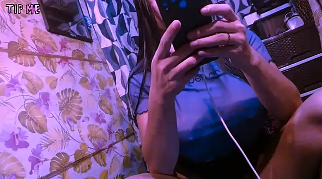 TSjuicyhotdrops online show from February 9, 6:47 pm