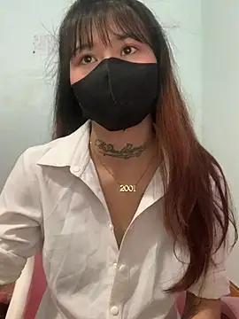 Snapshot of Lilyy18 chatting on May 2, 2:38 am Lilyy18 online show from May 2, 2:38 am