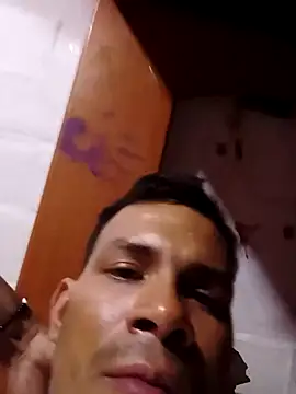 adriyelkins6912 online show from July 26, 2:31 am