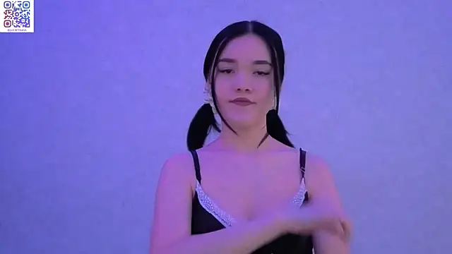 JulietRass online show from April 30, 4:52 am