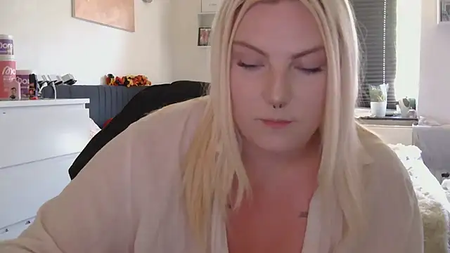 Snapshot of josi-420 chatting on June 26, 4:22 pm josi-420 online show from June 26, 4:22 pm
