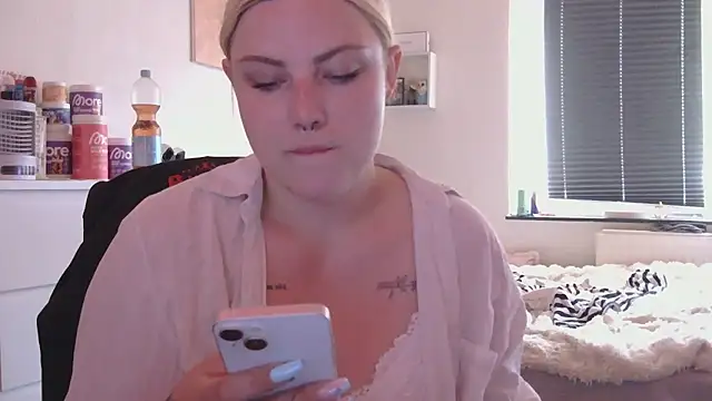 Snapshot of josi-420 chatting on July 2, 12:22 pm josi-420 online show from July 2, 12:22 pm