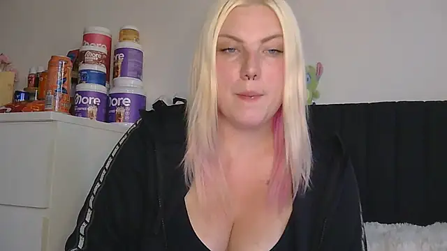 Snapshot of josi-420 chatting on July 12, 5:48 pm josi-420 online show from July 12, 5:48 pm