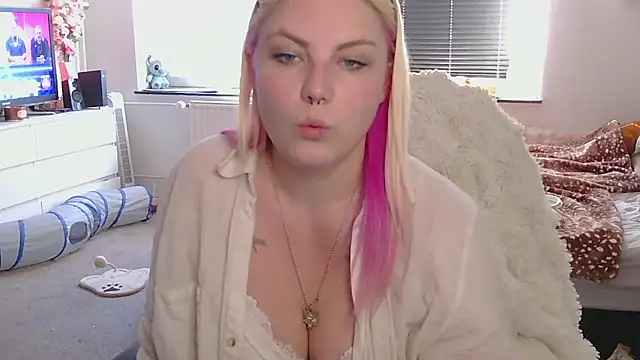 Snapshot of josi-420 chatting on July 29, 2:04 pm josi-420 online show from July 29, 2:04 pm