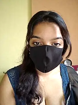 Snapshot of vanika2000 chatting on May 19, 5:47 am vanika2000 online show from May 19, 5:47 am