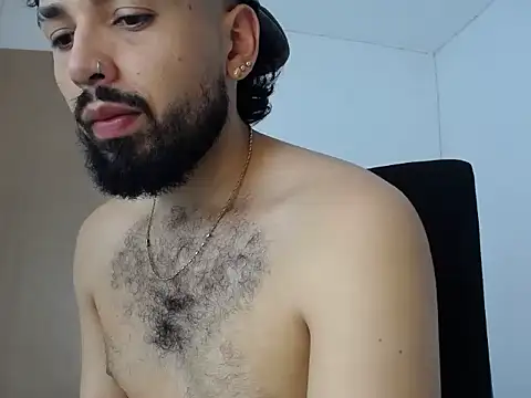 Snapshot of camilorestrepo77 chatting on June 9, 7:58 pm camilorestrepo77 online show from June 9, 7:58 pm