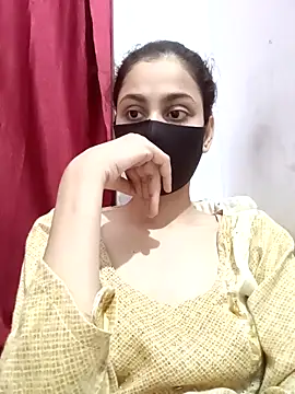 saniyamirza000777 online show from April 29, 1:48 pm